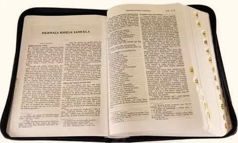 Biblia Tysiąclecia – kto stoi za jej tłumaczeniem?