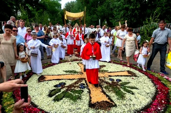 Ile trwa msza w Boże Ciało? Zaskakujące fakty na temat liturgii