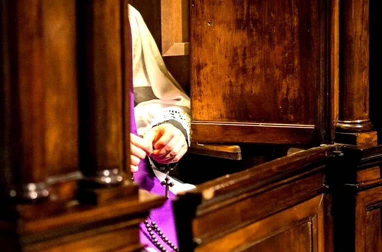 Jak skutecznie się spowiadać w kościele? Przewodnik dla wiernych