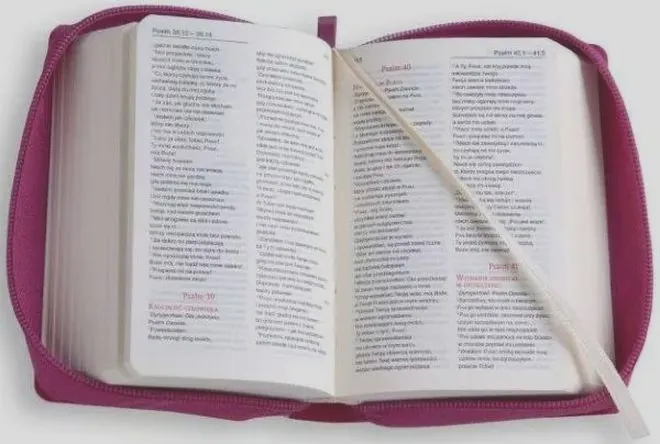 Odkrywając tajemnice: na jakie księgi dzieli się Biblia?