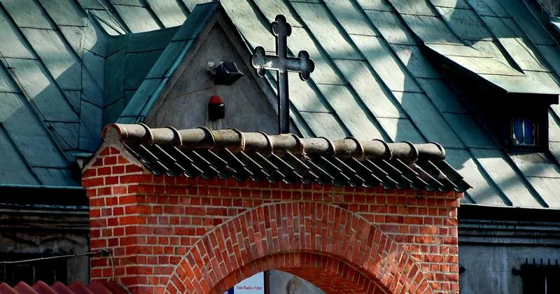 Procedura wystąpienia z kościoła krok po kroku